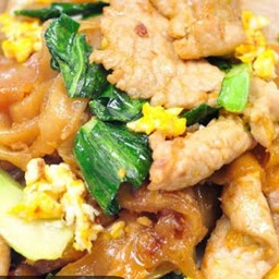 ผัดซีอิ้วเส้นใหญ่