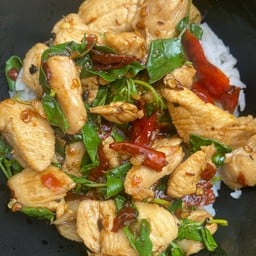 กะเพราแท้ไก่