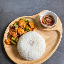 ข้าวผัดพะแนง+ไข่ดาว