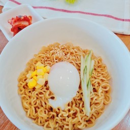 มาม่าแห้งคันจัง+ไข่ออนเซ็น