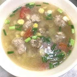 ต้มซุปมักกะโรนีหมูสับ
