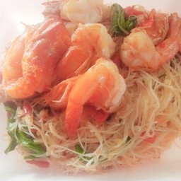 เส้นผัดกระเพรา