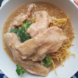 บะหมี่กรอบราดหน้าหมู