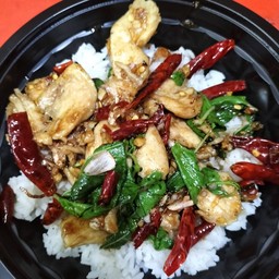 ข้าวกระเพรา(ไก่หมัก)คั่วพริกแห้ง