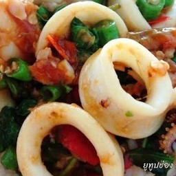 ข้าวผัดกระเพราปลาหมึก