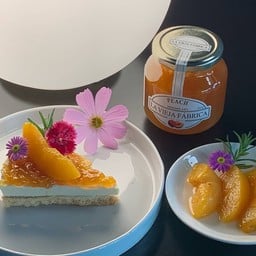 FRESH PEACH AND CREAM CHEESE PIE