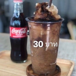 น้องกีต้าร์มะพร้าวปั่นนมสด