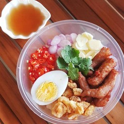 ข้าวขยำหมูทอด