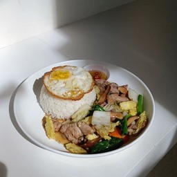 ข้าวราดผัดผักรวม