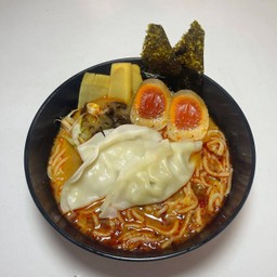 ราเมนต้มยำ เกีี๊ยวซ่า