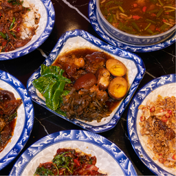 ขาหมูพะโล้ใหญ่