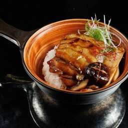 บูตะด้ง(Japanese rice with pork donburi)