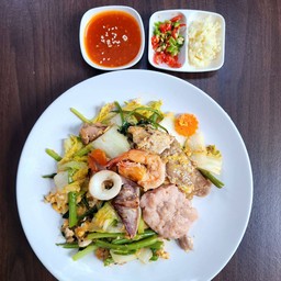 สุกี้รวีวรรณ
