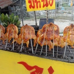 ไก่ย่างวิเชียรบุรีร้านหมูน้อย