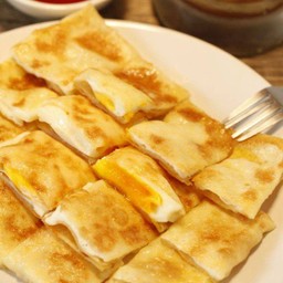 โรตีสาวน้อย (ด้านในใส่ไข่ดาว2ฟอง)