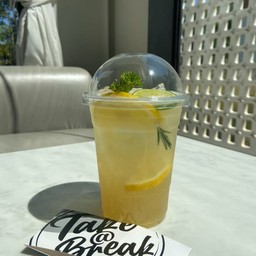 นํ้าผึ้งมะนาวหวาน