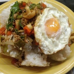 ลูกชิ้นนึ่ง +ยำ-งานวัดเทพ