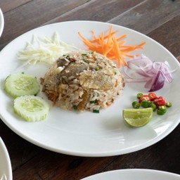 ข้าวผัดปลาสลิด