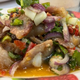 ยำคอหมูย่าง