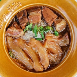 เส้นหมี่ เนื้อตุ๋น, เอ็นตุ๋น