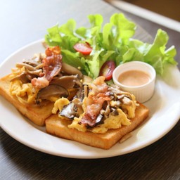 ข้าวเช้า & I Love eatery ติดกับร้านไอเลิฟสวิท