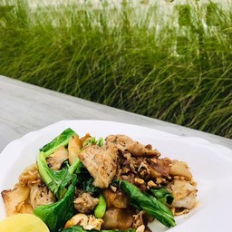 เส้นใหญ่ผัดซีอิ๊ว