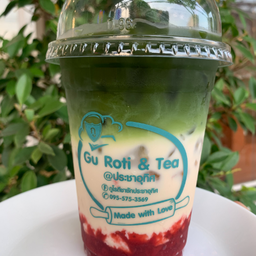 สตอเบอรี่มัทฉะลาเต้ Strawberry Matcha Latte
