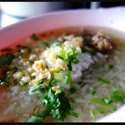 ข้าวต้มหมูสับ