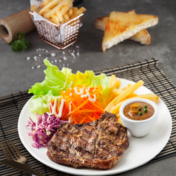 ชุดสเต็กหมูพริกไทยดำ+ไส้กรอกแฟรงเฟิร์ต