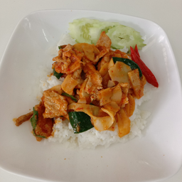 เมนูผัดเผ็ดหน่อไม้ดอง(ราดข้าว)