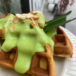 วาฟเฟิลสังขยา (ชาไทย-ใบเตย)