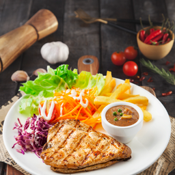 ชุดสเต็กอกไก่พริกไทยดำ+ไส้กรอกแฟรงเฟิร์ต