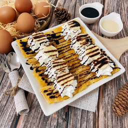 โรตีไข่-กล้วย-วิปครีม-ช็อคโกแลต