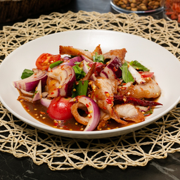 ยำคอหมูทอด