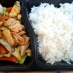 ผัดพริกหยวกหมูราดข้าว