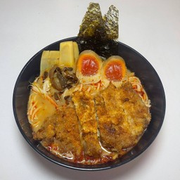 ราเมนต้มยำ หมูทงคัตสึ