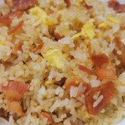 ข้าวผัดเบคอน