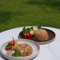 ข้าวผัดใส้กรอก