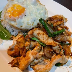 ข้าวผัดน้ำมันหอย