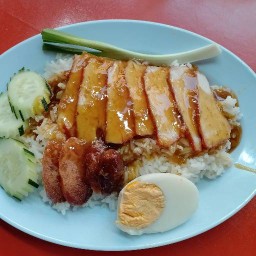 บะหมี่ข้าวหมูแดง หมูกรอบ(ของทานเล่น)