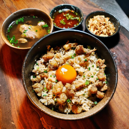 ข้าวผัดมันเนื้อไข่ดอง X ซุปน้ำใส