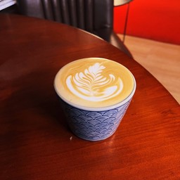 คาเฟ่ลาเต้ (กาแฟนม)