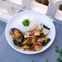 ข้าวราดผัดขี้เมา