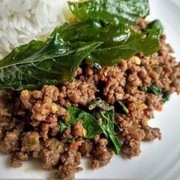 ข้าวกระเพราเนื้อ