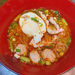 เตี๋ยวต้มยำไข่น้ำแม่ต้อย