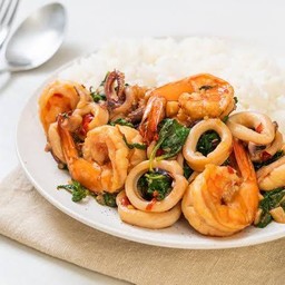 ข้าวกะเพรากุ้ง+ปลาหมึก