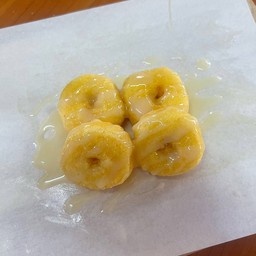 โดนัทจิ๋วนมสด โบราณ ราดนมข้นหวาน