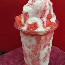 สตอเบอรี่ปั่นโยเกิร์ต