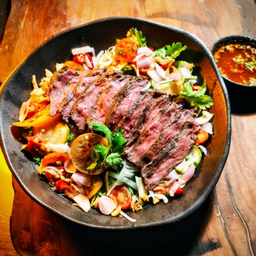 ยำเนื้อย่าง dry aged 21 days
