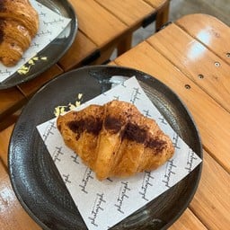 ครัวซองไส้ช็อคลาวา